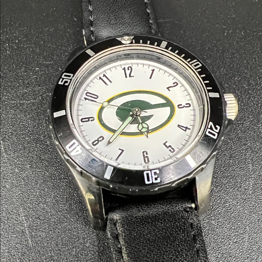 Vintage Green Bay Logo Game Time 9.25” Sport Watch w/ Leather Strap, New Battery